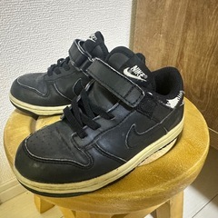 ナイキキッズシューズ16cm17cm2足セット黒青紺の画像