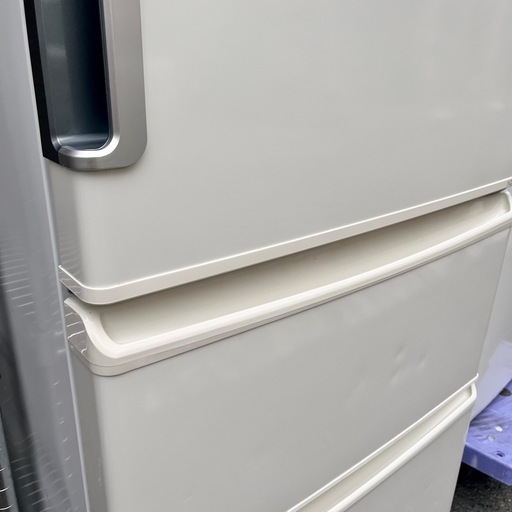 《売約済》【武蔵小山店】 AQUA アクア 冷蔵庫 AQR-271F AQR271F 3ドア 冷凍冷蔵庫 自動製氷 右開き 272L 一人暮らし 家族用 ホワイト シルバー 中型冷蔵庫 キッチン家電 家電 引っ越し 2017年製