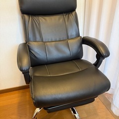 ニトリ　オフィスチェアフットレスト付き　OC702