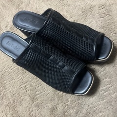ブラックチャンキーヒール。ほぼ未使用