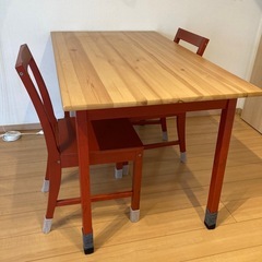IKEA 赤い木製ダイニングテーブルセット