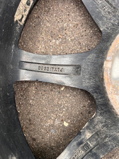 Gスピード 17インチ　
7J PCD114.3 215/55R17