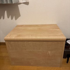 椅子にもなる収納箱