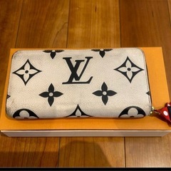 LOUIS VUITTON ジッピーウォレット　長財布の画像