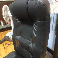 アイリスプラザ ゲーミング座椅子 座椅子【通気性メッシュ製】 ゲーミングチェア 通気性 リクライニング ヘッド部調節可能 収納可能 の画像