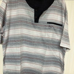 デザインおしゃれなTシャツ　Lサイズ