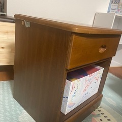 引き出し付きボックスの画像