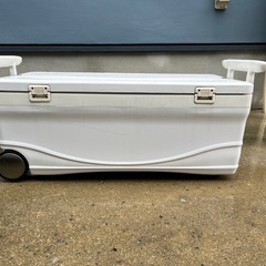 シマノ(SHIMANO) クーラーボックス 大型 45L スペーザ ホエール リミテッド キャスター付 450HC-045L 釣り用 アイスホワイト  使用感はありますのでご理解の上ご購入お願いします。 ストラップはありませんの画像