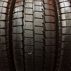 【未走行に近い】DUNLOP WINTER MAXX LV01 for VAN 235/60R17 109/107N LT 17インチ スタッドレス 4本 24年製 グランエース等　(VTN239)の画像