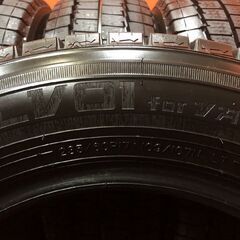 【未走行に近い】DUNLOP WINTER MAXX LV01 for VAN 235/60R17 109/107N LT 17インチ スタッドレス 4本 24年製 グランエース等　(VTN239)の画像