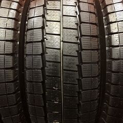 【未走行に近い】DUNLOP WINTER MAXX LV01 for VAN 235/60R17 109/107N LT 17インチ スタッドレス 4本 24年製 グランエース等　(VTN239)の画像