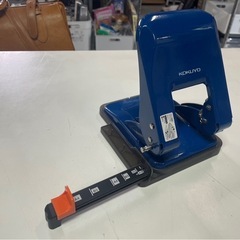 KOKUYO　コクヨ　穴あけパンチ　PN-G37　用紙サイズガイ...
