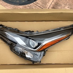 ZVW51 50プリウス 後期 左ヘッドライト 破損無し