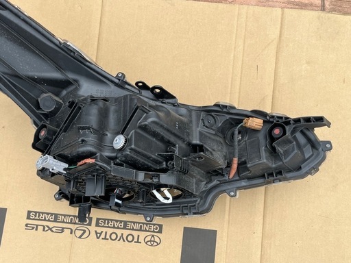 ZVW51 50プリウス 後期 左ヘッドライト 破損無し