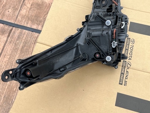 ZVW51 50プリウス 後期 左ヘッドライト 破損無し