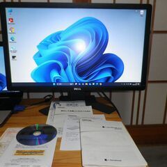 ノートパソコン(ジャンク)とモニターの画像