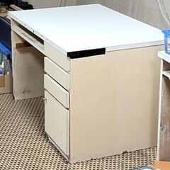 作業台、木製メラミン合板張まだ使えます。