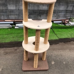 キャットタワー🐈 まだまだ使える状態です☺️55cm×55cm×...