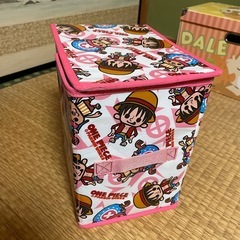 ワンピース　収納ボックス