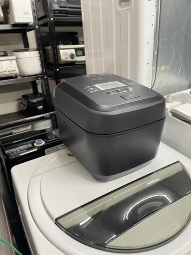 配送可能　保証付き 炊飯器 圧力＆スチーム ふっくら御膳 フロストブラック RZ-V100EM [5.5合 /圧力IH]  Amazon | 日立 炊飯器 5.5合 圧力&スチームIHふっくら御膳 RZ-V100EM W 