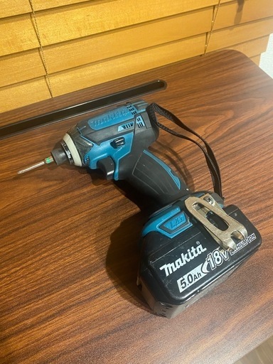 【美品】マキタ 18V インパクトドライバー 本体・バッテリー付（5.0Ah）