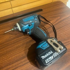 【美品】マキタ 18V インパクトドライバー 本体・バッテリー付...