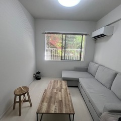 木製ローテーブルの画像