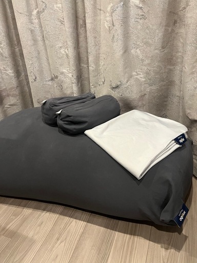 取引中>ヨギボー Yogibo Midi Premium とYogibo Roll Dot 2つ