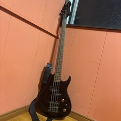 ベース