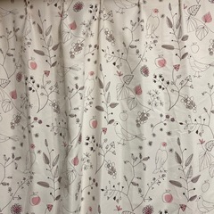 カーテンの画像