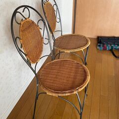 椅子２脚無償でお譲りします。の画像