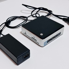 Intel NUC6 Core i3 8GB 240GB + JBL エクストリーム AC アダプターの画像