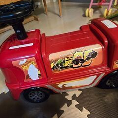 カーズ　レーシングトレーラー