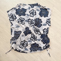 シースルー　花柄トップス　ゆったり　トップス　レディース　大きめ　春夏物の画像