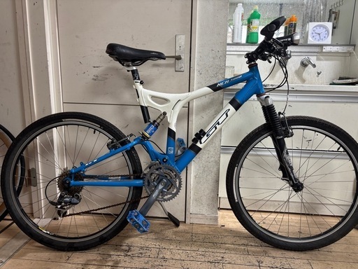 ば*す様 GT XCR 4000 i-drive サスペンションMTB☆赤白 - メルカリ