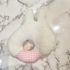 フィヨデュべべルダクティオン ウサギ型ラトル うさぎのドーナツ型ラトルの画像