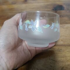 ガラスのコップと茶托のセット（5組）の画像