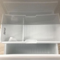 冷蔵庫【配達無料お届け設置出来ます💫都内近郊🚚】TOSHIBA製340ℓ✨自動製氷機能付き❄️除菌クリーニング済✨極美品✨他にも冷蔵庫.洗濯機.電子レンジ.オーブン電子レンジ.炊飯器.テーブル&椅子.机&チェアー.ベット&マットレス.ソファーなど多種多様な美品が有ります✨お気軽にお問い合わせ下さい💫 の画像