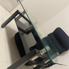 ガラステーブルの画像