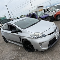 トヨタ　プリウス　車検あり　グレード高い