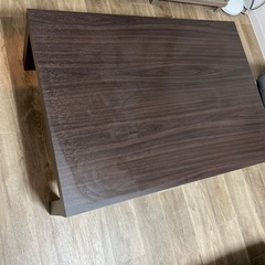 テーブル