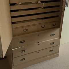 【お値下げ中】桐箪笥　加茂箪笥協同組合　桐匠　隠し箱有　鍵付きの画像