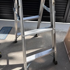 脚立　ハシゴ