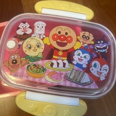 中古　アンパンマンお弁当箱　ピンクの画像