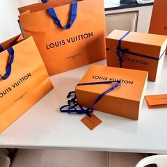 LOUIS VUITTON空箱、袋の画像