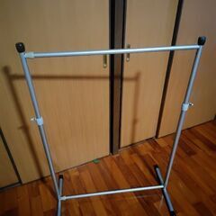 押入れ服収納用スタンドラック