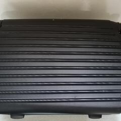 キャリーケース　スーツケース　キャリーバッグ　コロコロ　黒