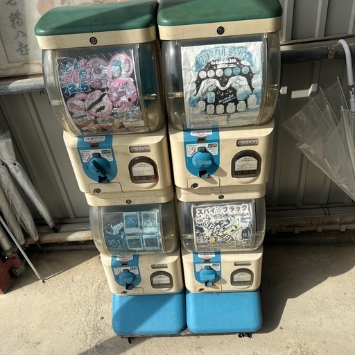 ガチャガチャ機本体