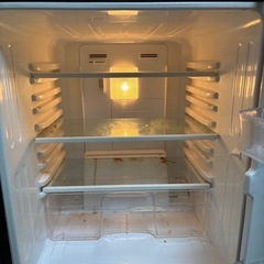 冷蔵庫・電子レンジ・炊飯器・ケトルのセットの画像