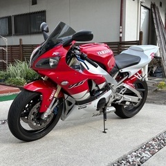 YAMAHA YZF-R1 　1999年式　車検7年7月
23日　